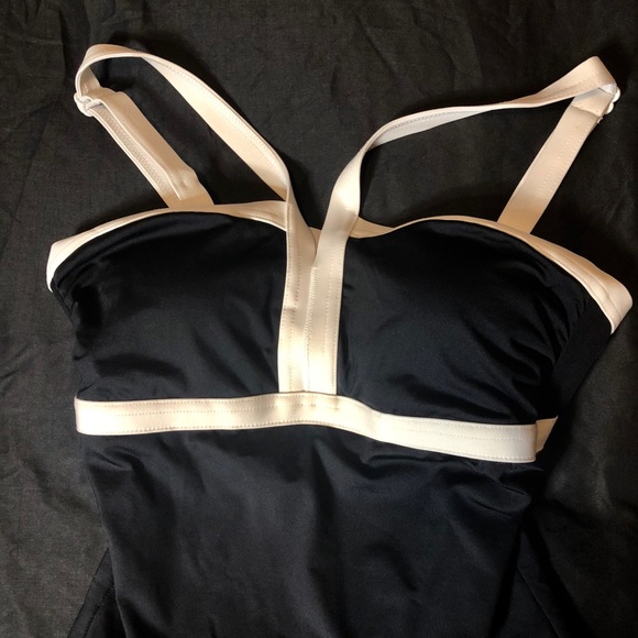 Jag black and white one piece swimsuit - Picture 3 of 10